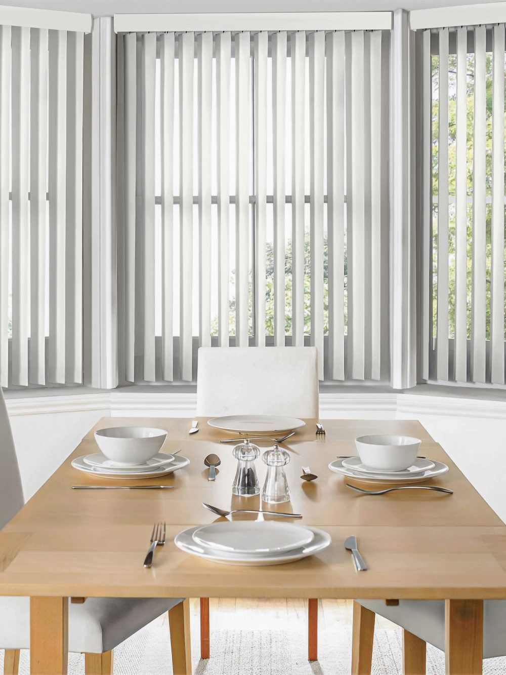 Astin 8% White Vertical Blind