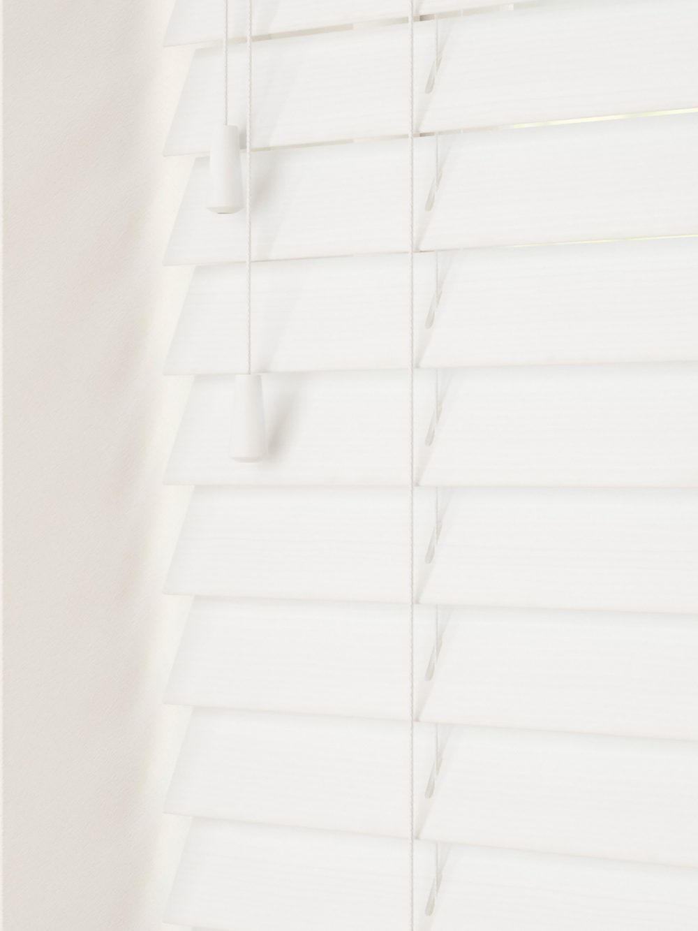 Chalk Fine Grain  Faux Wood Venetian Blind