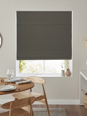 Kristen Biscuit Roman Blind
