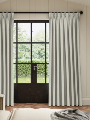 Cassandra Frost Curtain